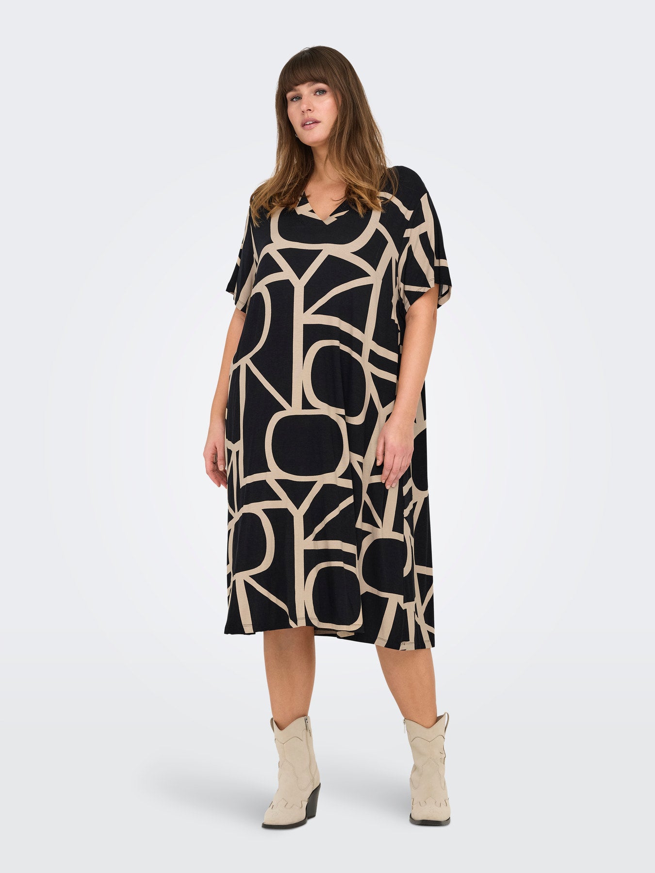 CARFYRLA S/S V-NECK BLK AOP DRESS NOOS