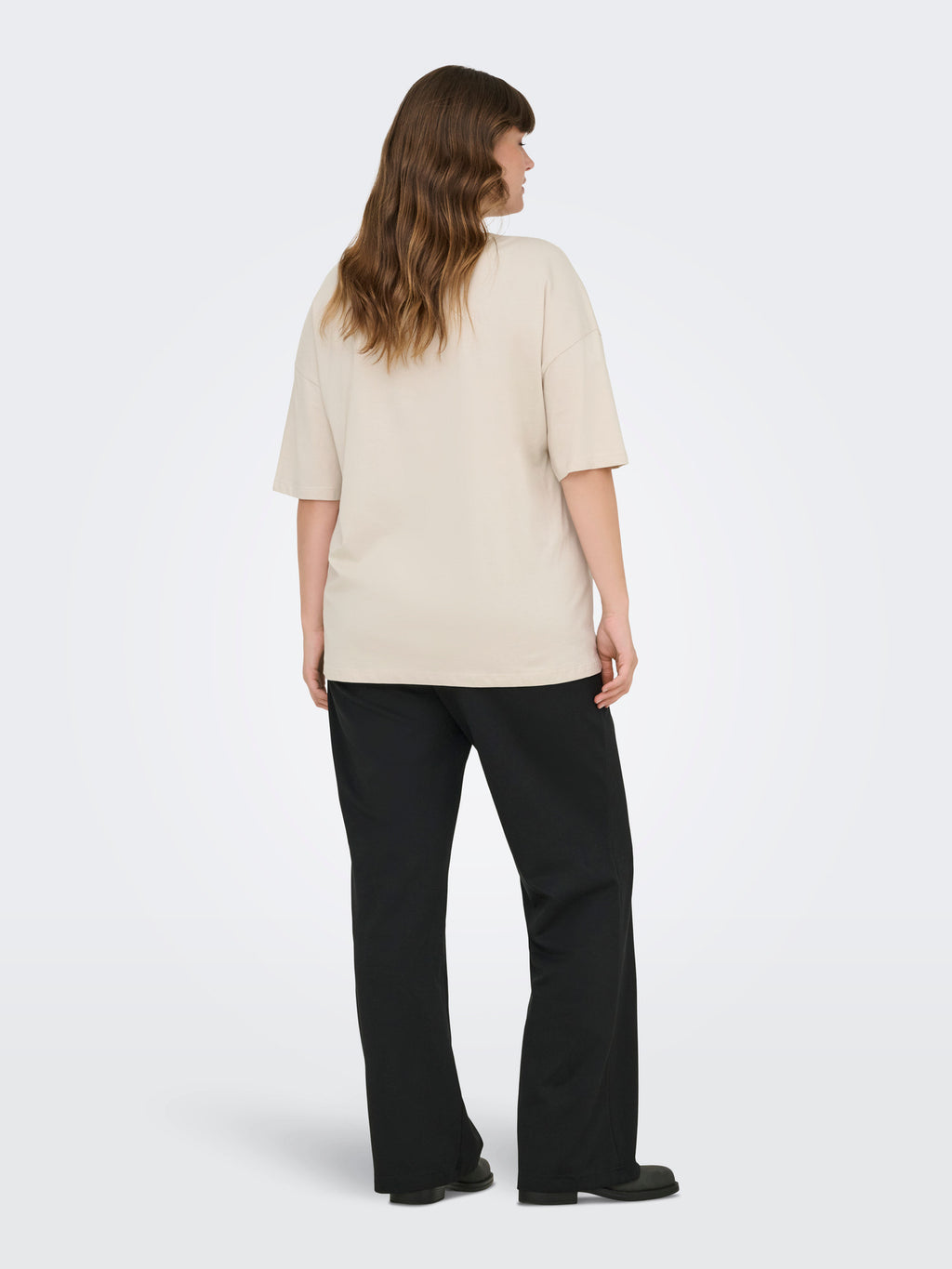 CARKOURTNEY SS O-NECK TEE JRS Pumice Stone Leo Cherry