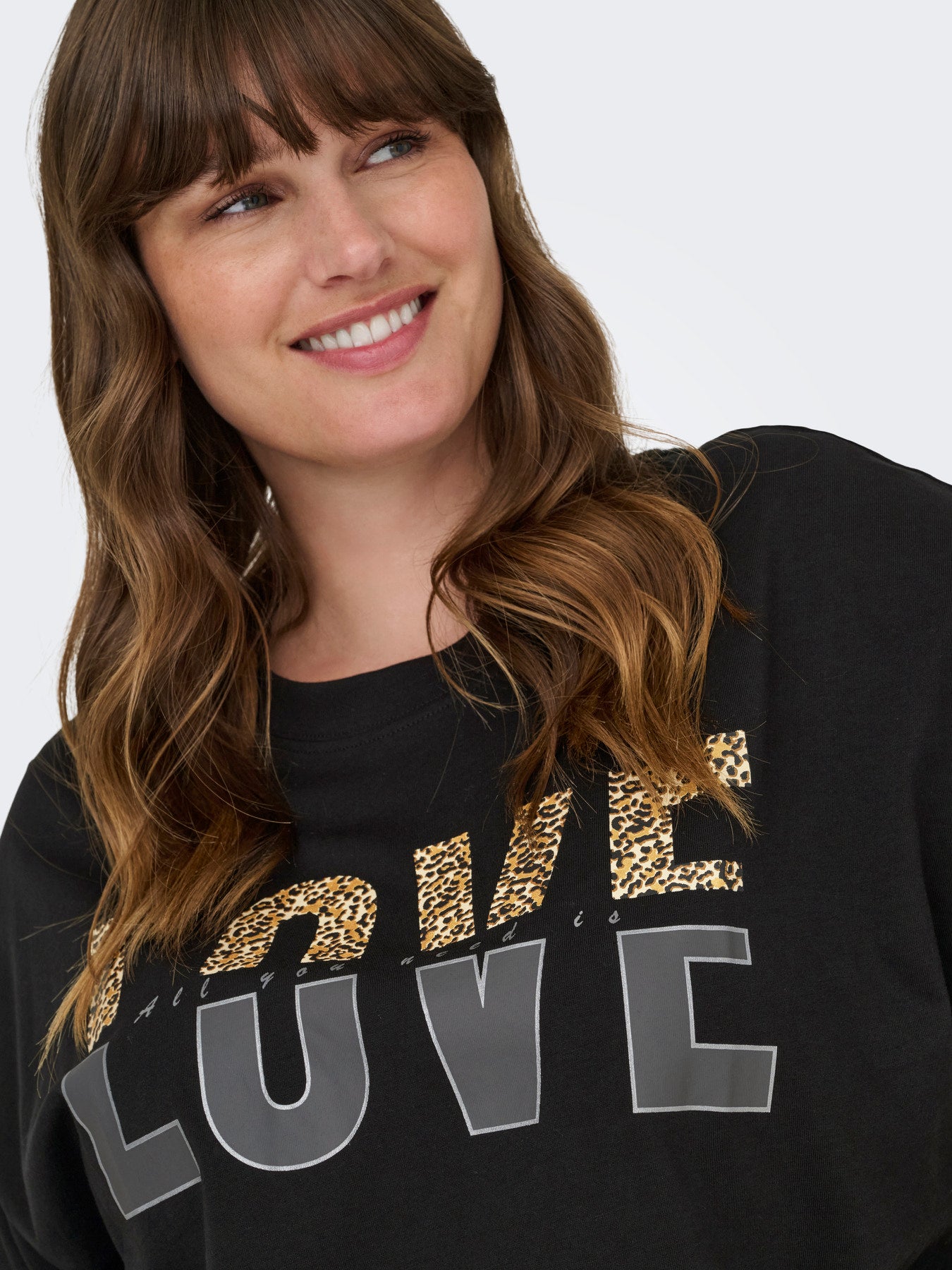 CARKOURTNEY SS O-NECK TEE JRS Black love