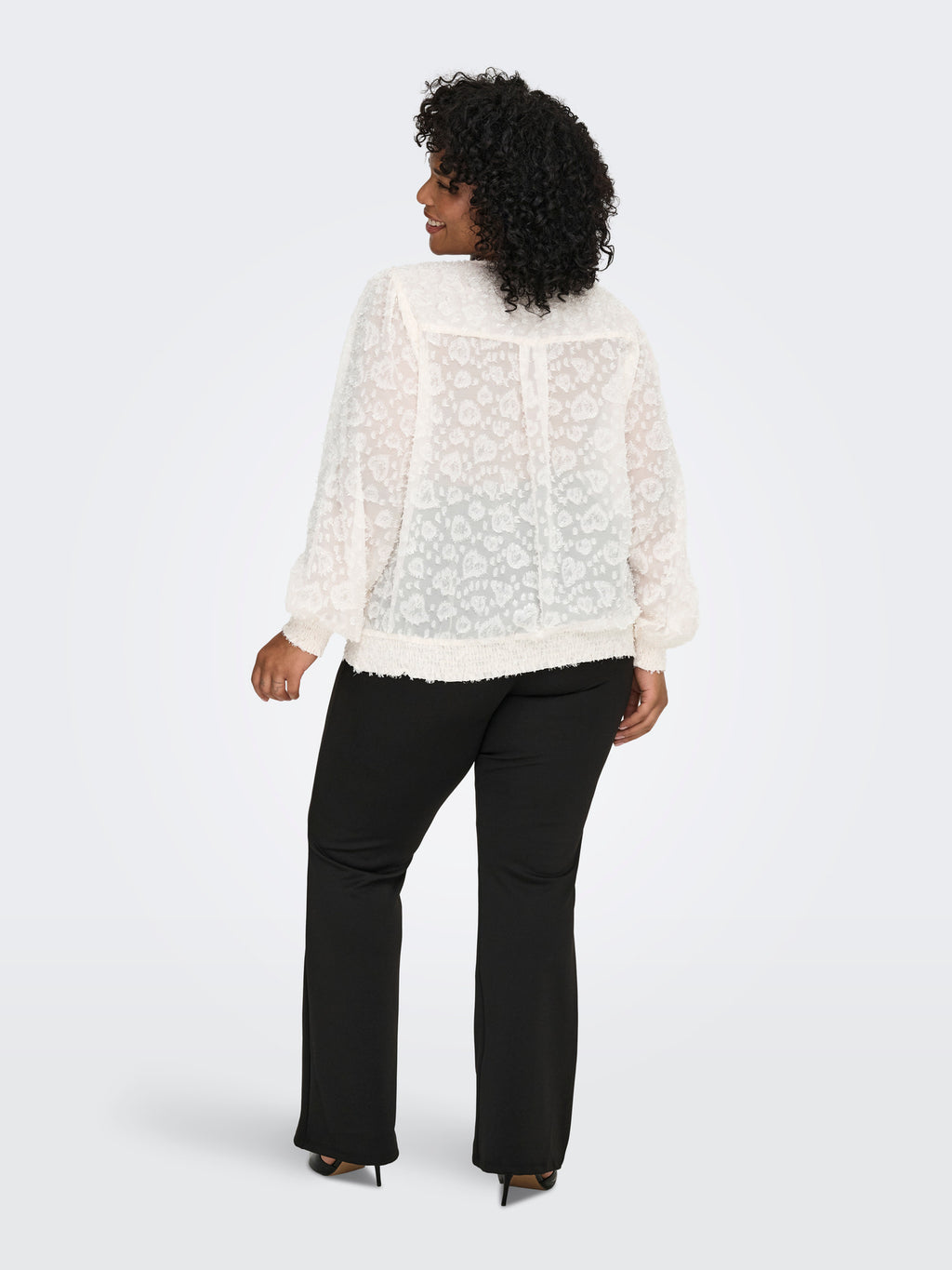 CAROTTA LS V-NECK EMB TOP WVN