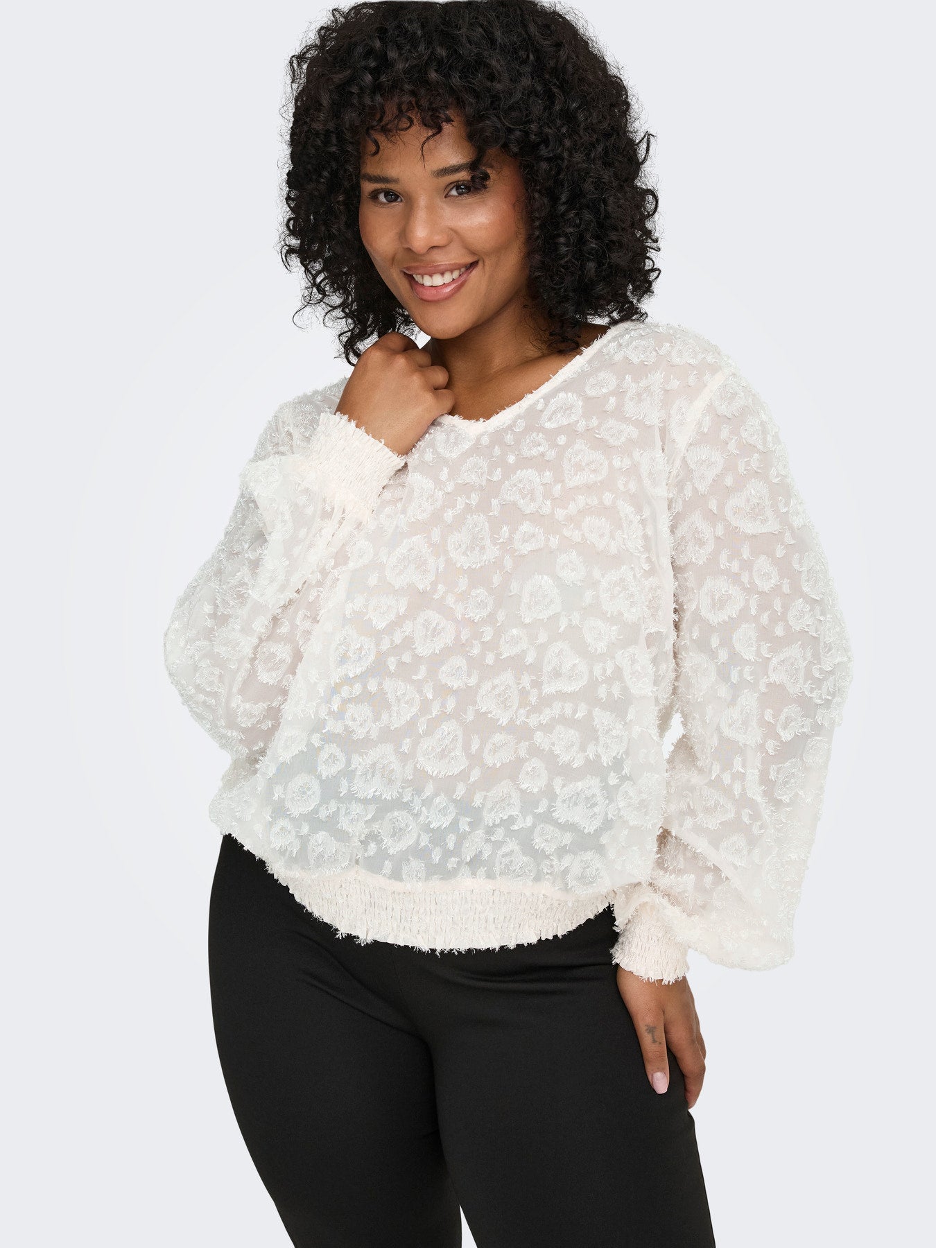 CAROTTA LS V-NECK EMB TOP WVN