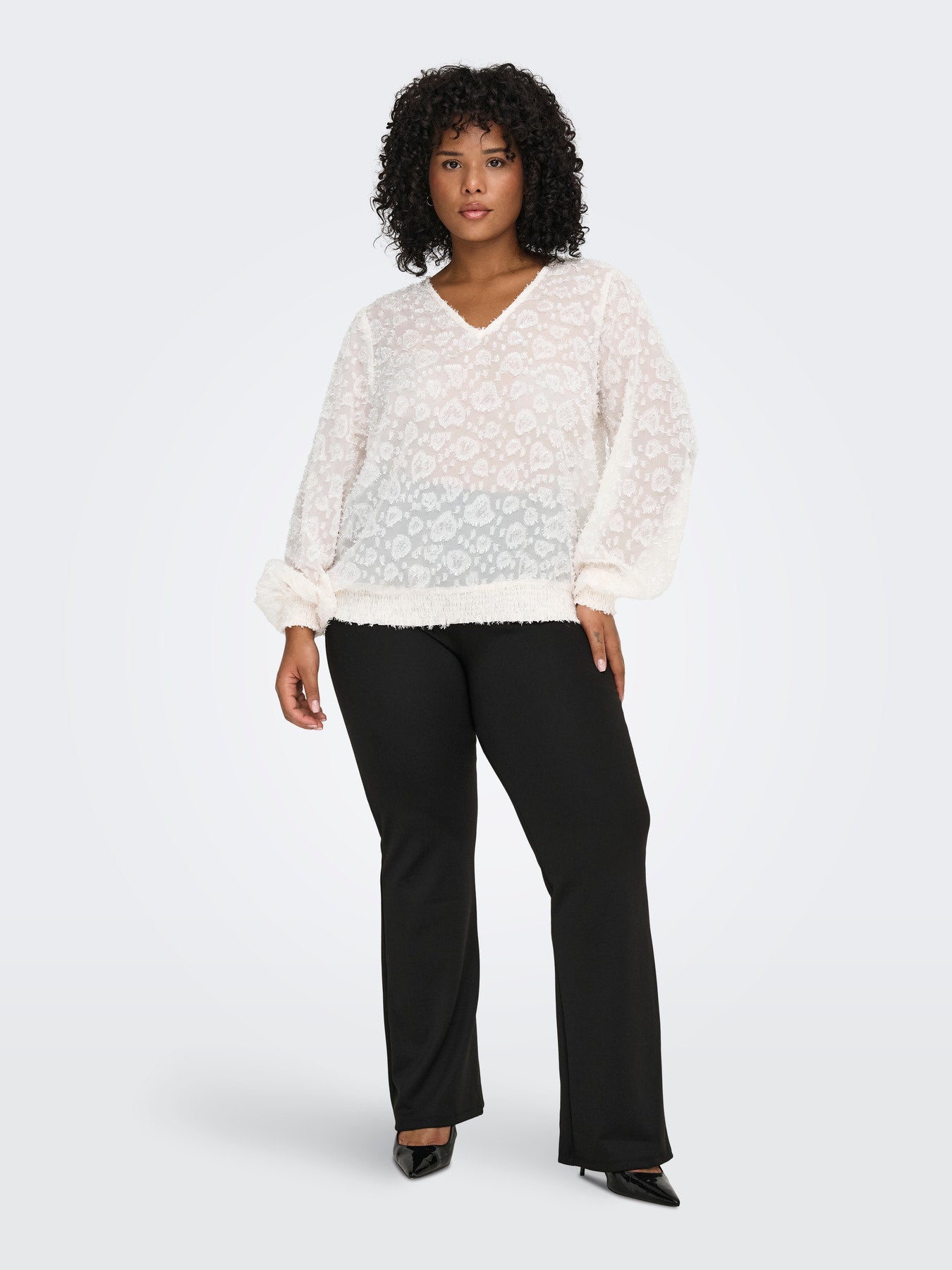 CAROTTA LS V-NECK EMB TOP WVN