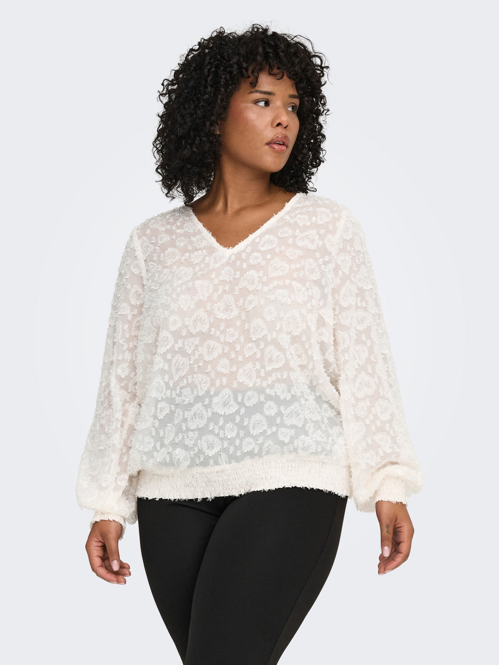 CAROTTA LS V-NECK EMB TOP WVN