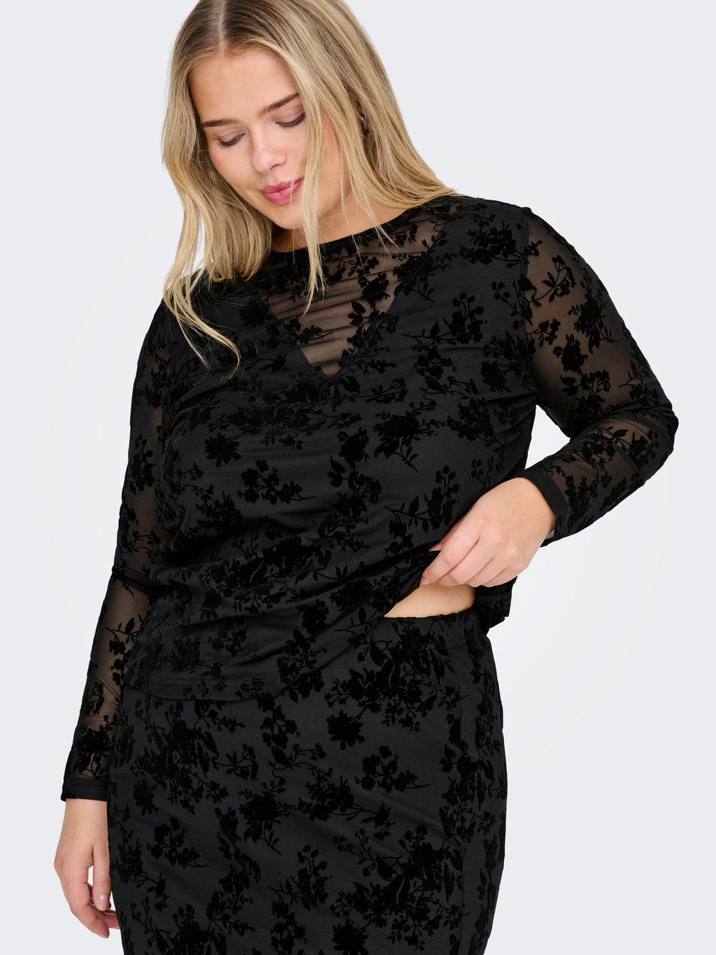 CARELODIE L/S O-NECK BLOUSE JRS