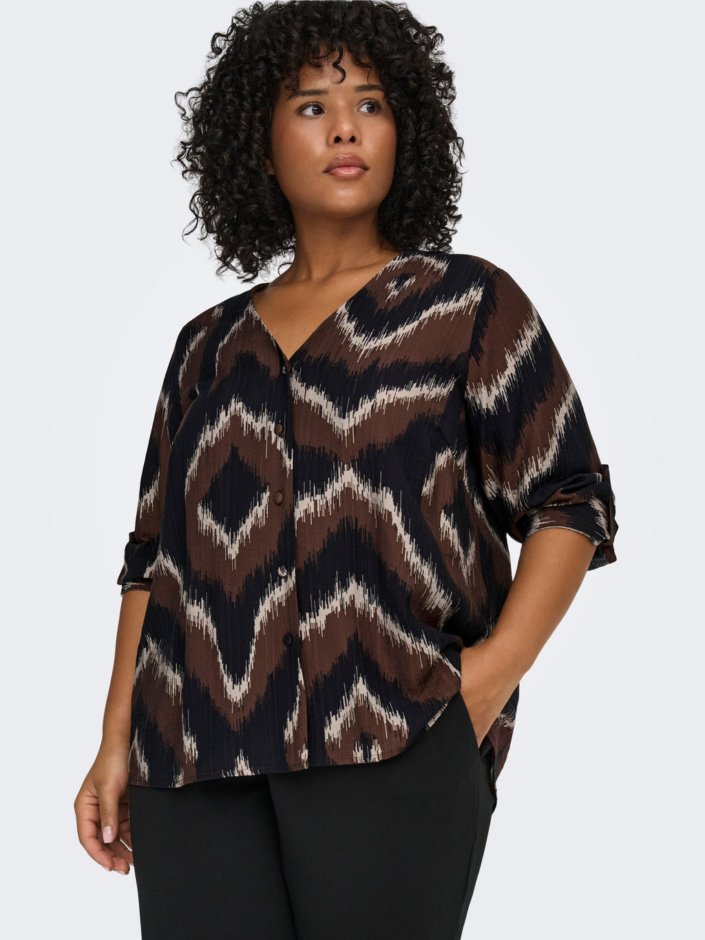 CARCAMILLE 3/4 V-NECK SHIRT AOP